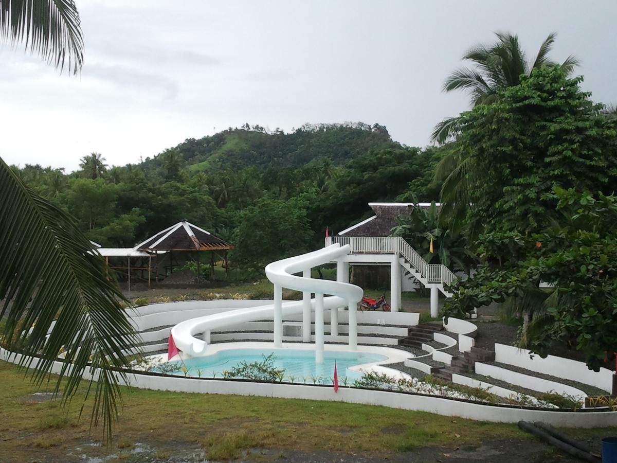 Hotel Gazebo Pools and Restaurant Cabadbaran Exterior foto
