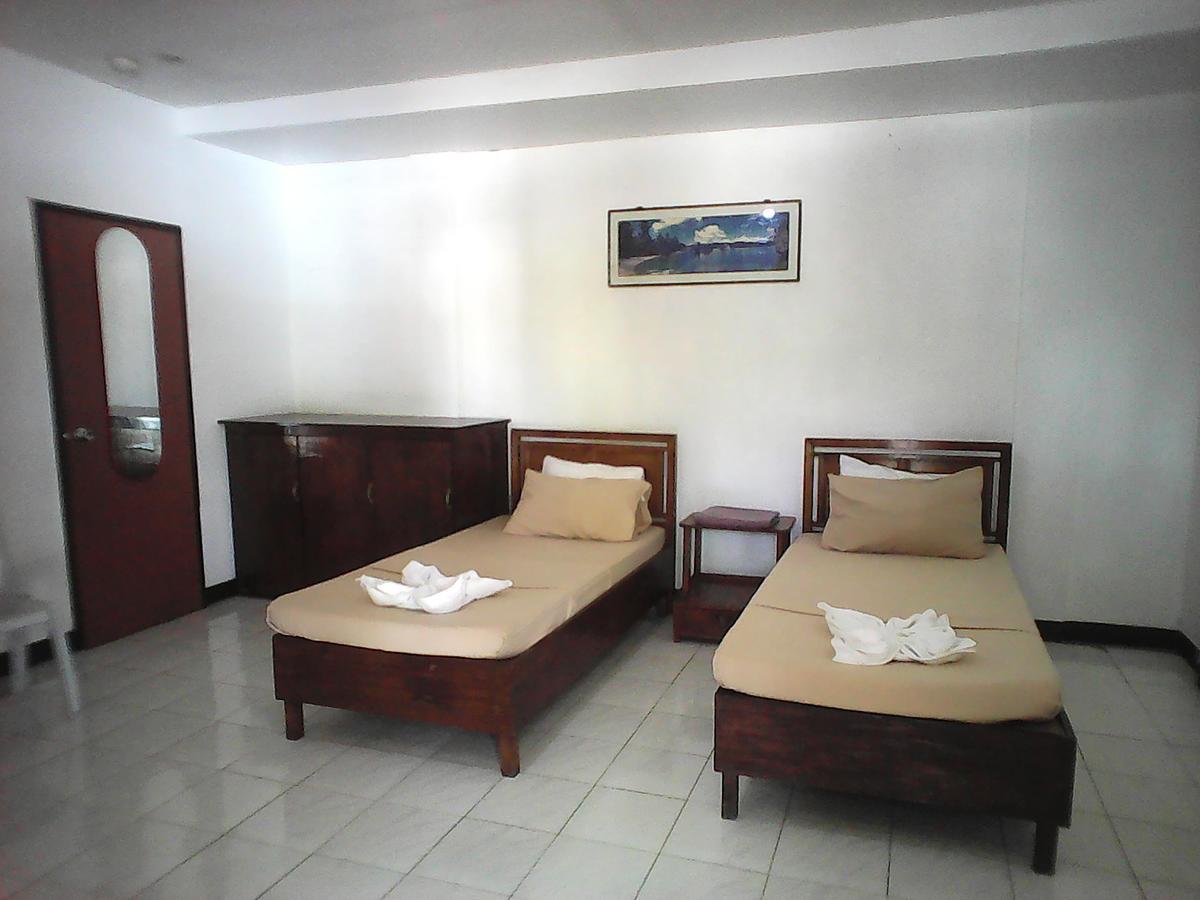 Hotel Gazebo Pools and Restaurant Cabadbaran Exterior foto