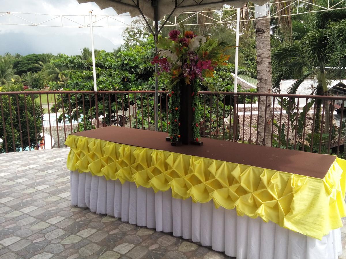 Hotel Gazebo Pools and Restaurant Cabadbaran Exterior foto