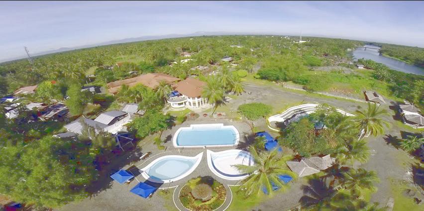 Hotel Gazebo Pools and Restaurant Cabadbaran Exterior foto